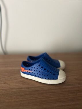 Toddler native shoes - 7c
